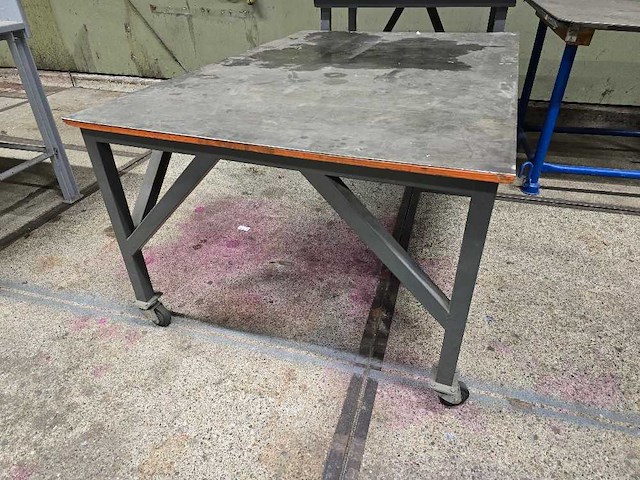 Werktafel - werkplaatsmeubilair - afbeelding 2 van  2