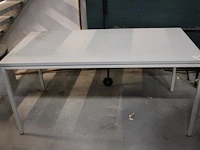 Werktafel 160 x 80 x 75 cm.
