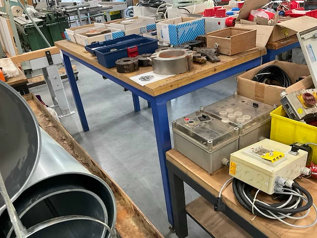 Werktafel (2x) - afbeelding 1 van  4