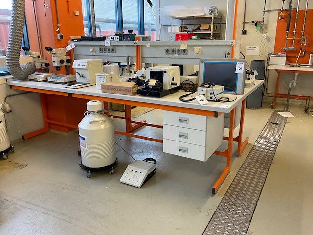 Werktafel (2x) - afbeelding 1 van  5