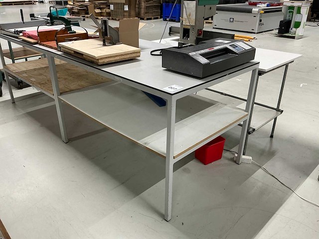 Werktafel (3x) - afbeelding 1 van  4
