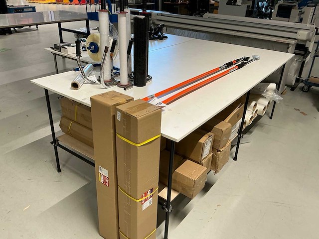 Werktafel (3x) - afbeelding 1 van  2