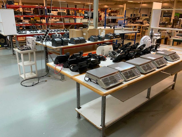 Werktafel (3x) - afbeelding 1 van  14