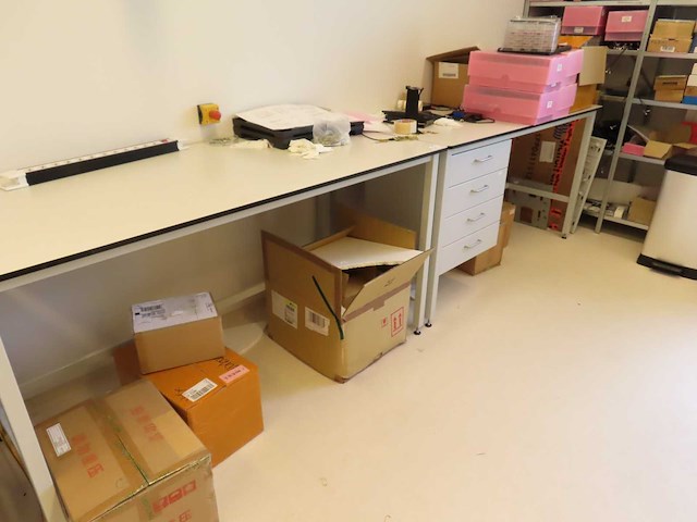 Werktafel (4x) - afbeelding 1 van  7