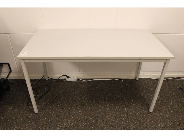 Werktafel, afm. 140 x 70 x 75cm. - afbeelding 1 van  2