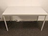 Werktafel, afm. 140 x 70 x 75cm.
