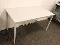 Werktafel, afm. 140 x 70 x 75cm. - afbeelding 2 van  2