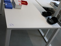 Werktafel, afm. 160 x 80 cm. in hoogte verstelbaar. - afbeelding 2 van  2