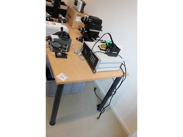 Werktafel afm.160 x 80 x 75cm. - afbeelding 2 van  3