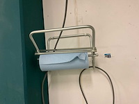 Werktafel, diverse kasten, afzuiginstallatie - afbeelding 2 van  22