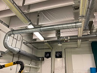 Werktafel, diverse kasten, afzuiginstallatie - afbeelding 14 van  22