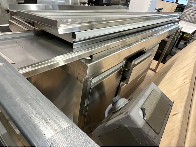 Werktafel en wandlegborden - afbeelding 1 van  5