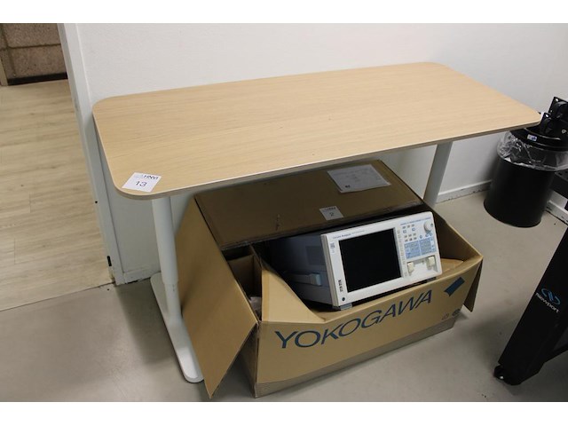 Werktafel ikea, afm. 140 x 60 cm. in hoogte verstelbaar. - afbeelding 1 van  2