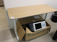 Werktafel ikea, afm. 140 x 60 cm. in hoogte verstelbaar.