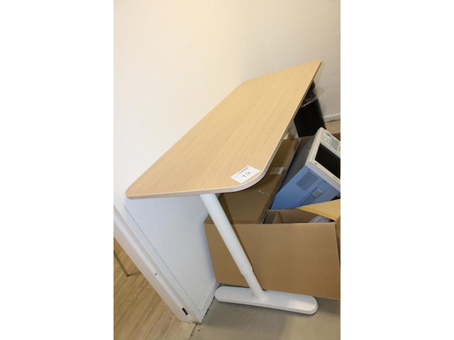 Werktafel ikea, afm. 140 x 60 cm. in hoogte verstelbaar. - afbeelding 2 van  2