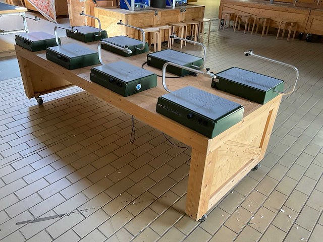 Werktafel met 8x proxxon hete draadsnijmachine - afbeelding 2 van  9