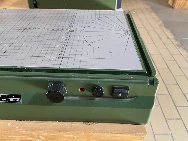 Werktafel met 8x proxxon hete draadsnijmachine - afbeelding 5 van  9