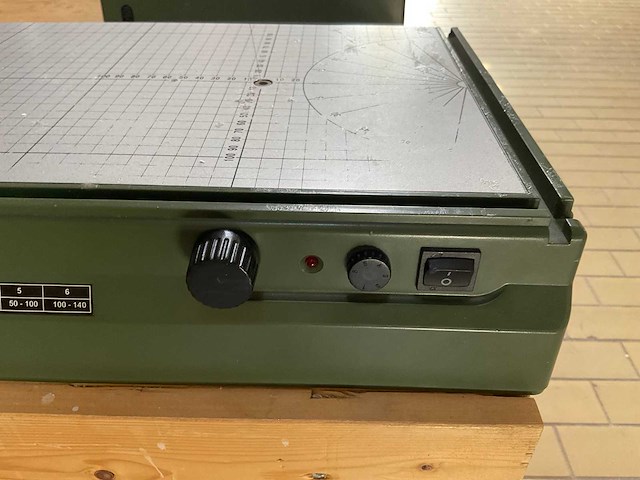 Werktafel met 8x proxxon hete draadsnijmachine - afbeelding 4 van  7