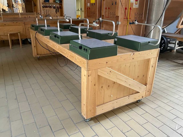 Werktafel met 8x proxxon hete draadsnijmachine - afbeelding 6 van  7