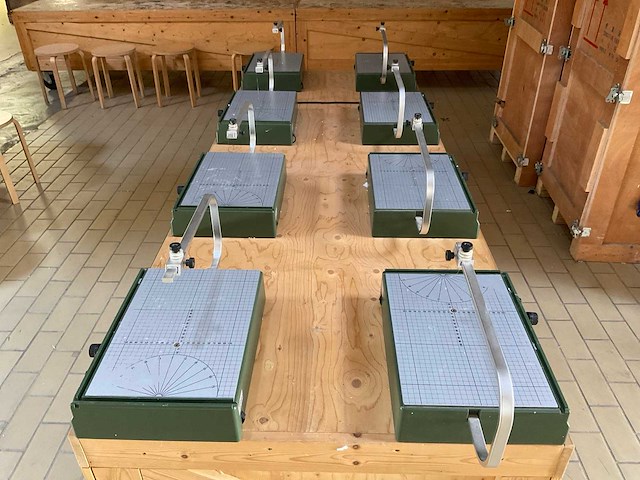 Werktafel met 8x proxxon hete draadsnijmachine - afbeelding 7 van  7