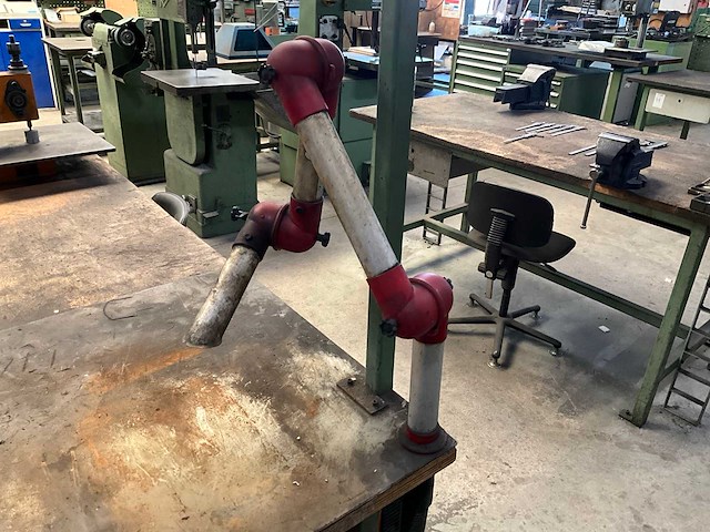 Werktafel met afzuigarm - afbeelding 4 van  6
