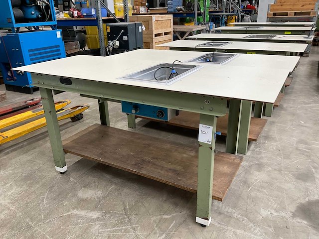 Werktafel met bainmarie systeem - afbeelding 1 van  4
