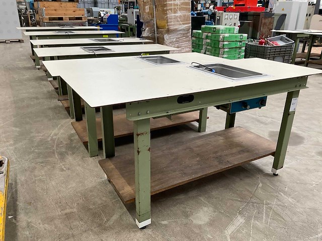 Werktafel met bainmarie systeem - afbeelding 2 van  4