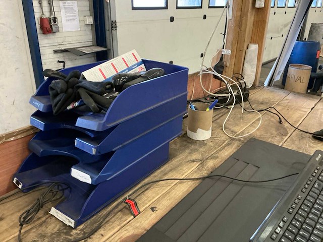 Werktafel met bank - afbeelding 4 van  8