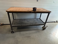 Werktafel met bankschroef , verrijdbaar - afbeelding 1 van  6