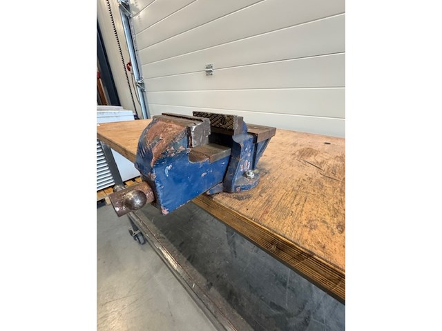 Werktafel met bankschroef , verrijdbaar - afbeelding 4 van  6