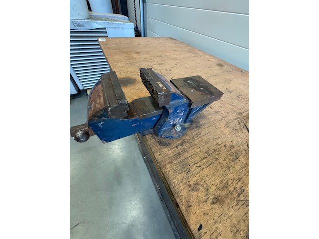 Werktafel met bankschroef , verrijdbaar - afbeelding 5 van  6