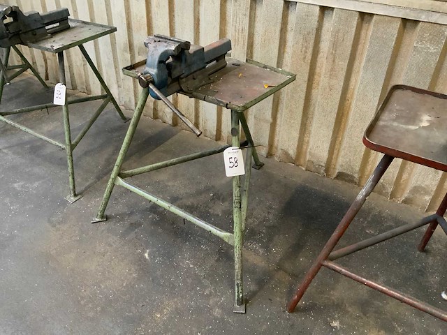 Werktafel met bankschroef - afbeelding 1 van  1