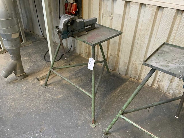 Werktafel met bankschroef - afbeelding 1 van  1