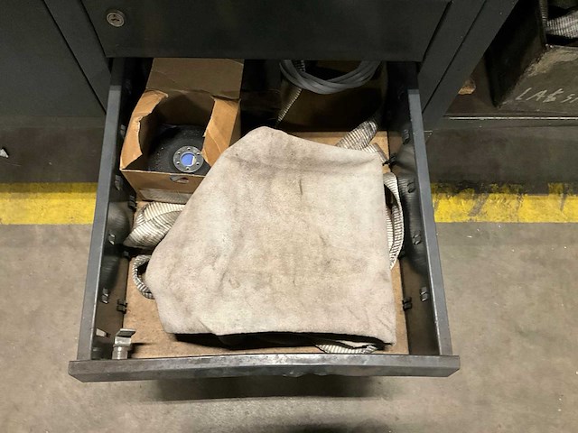 Werktafel met bankschroef - afbeelding 2 van  11