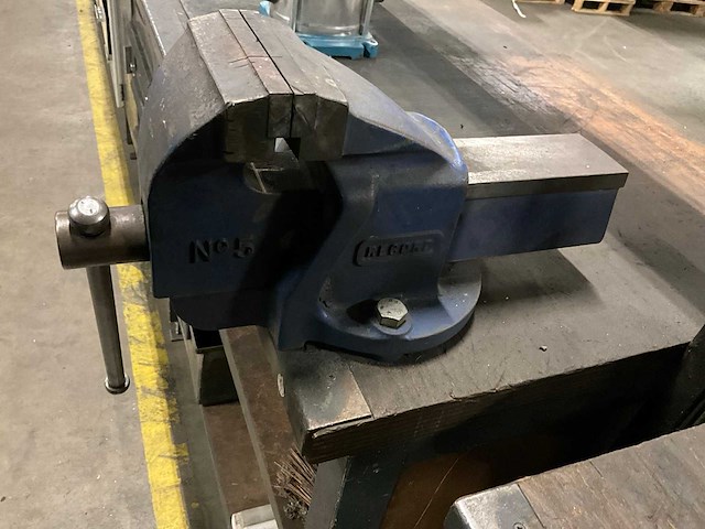 Werktafel met bankschroef - afbeelding 6 van  11