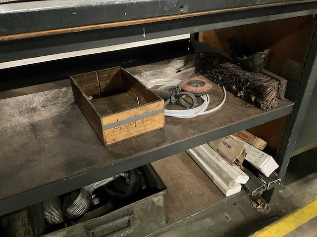 Werktafel met bankschroef - afbeelding 7 van  11