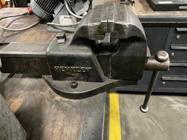 Werktafel met bankschroef - afbeelding 2 van  11