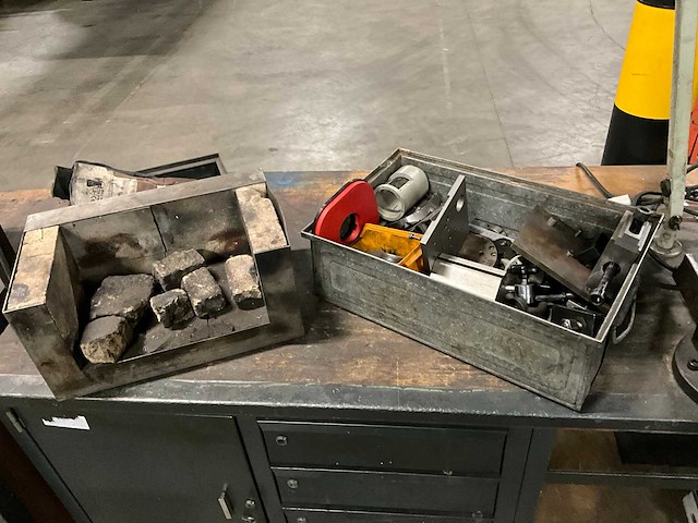 Werktafel met bankschroef - afbeelding 6 van  11