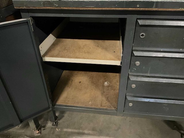 Werktafel met bankschroef - afbeelding 11 van  11