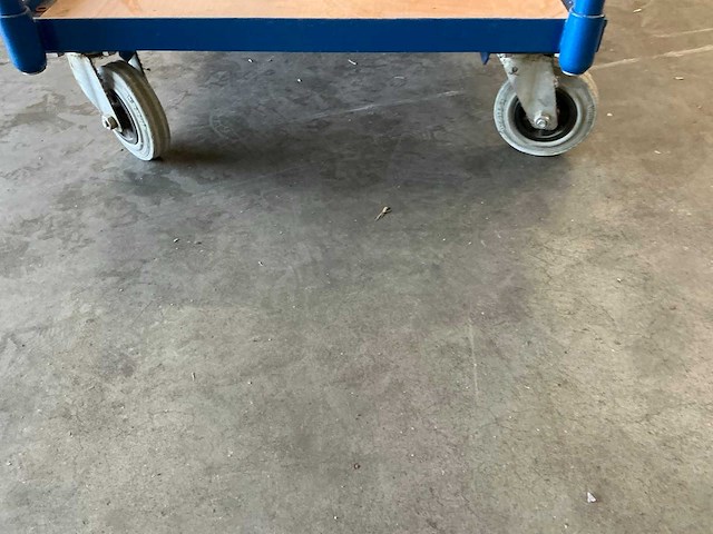 Werktafel met bankschroef - afbeelding 3 van  7