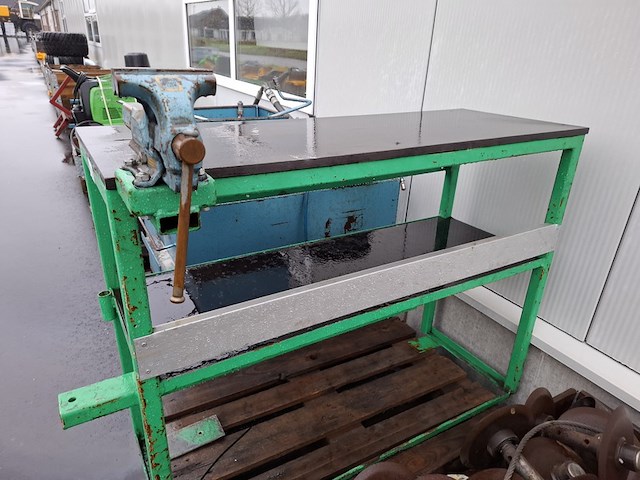 Werktafel met bankschroef - afbeelding 5 van  5