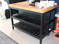 Werktafel met dik houten blad en onderschappen. afmeting 126 x 80 x 90 cm. - afbeelding 2 van  2