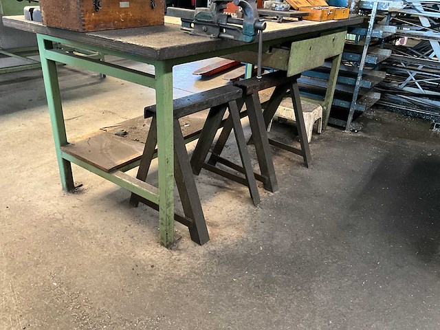 Werktafel met freestoebehoren t.b.v. kavel 4 - afbeelding 10 van  14