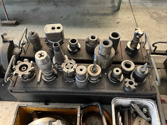 Werktafel met freestoebehoren t.b.v. kavel 4 - afbeelding 13 van  14