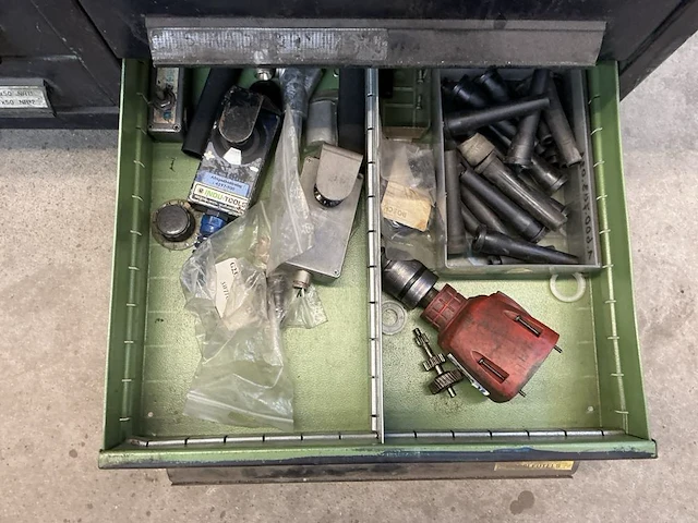 Werktafel met gereedschapskast - afbeelding 4 van  18