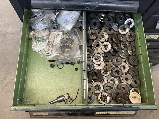 Werktafel met gereedschapskast - afbeelding 5 van  18