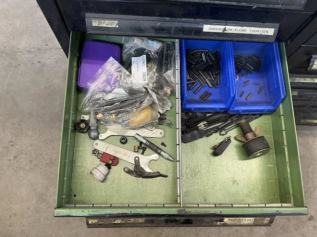 Werktafel met gereedschapskast - afbeelding 6 van  18