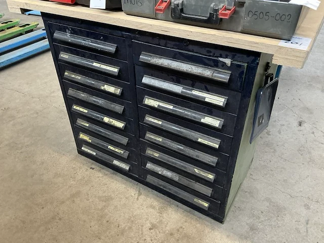 Werktafel met gereedschapskast - afbeelding 13 van  18