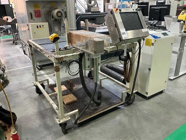 Werktafel met laserapparaat - afbeelding 1 van  11