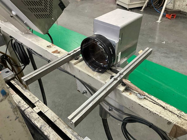 Werktafel met laserapparaat - afbeelding 11 van  11